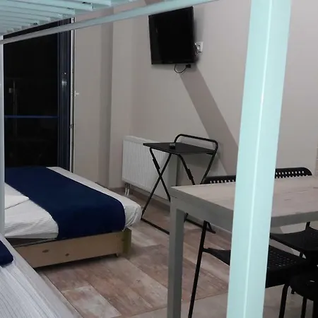 10 Fontana House Mykonos Hostel *