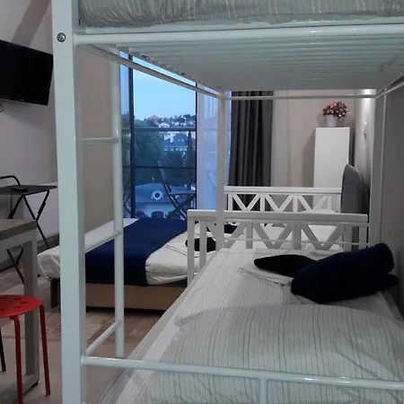 10 Fontana House Mykonos Hostel Odessza