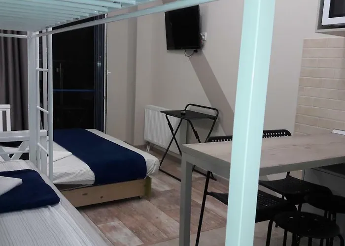 10 Fontana House Mykonos Hostel *